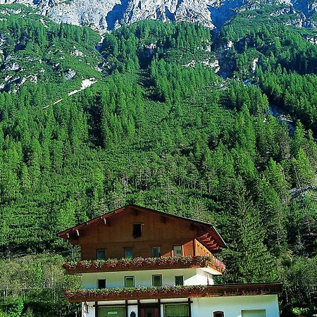 Pension Nina & Gasthof Alpenrose Gschnitz Bagian luar foto