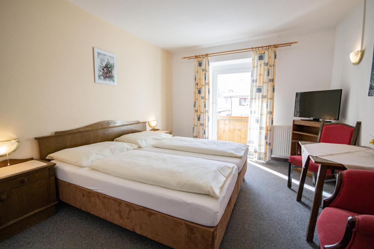 Pension Nina & Gasthof Alpenrose Gschnitz Bagian luar foto